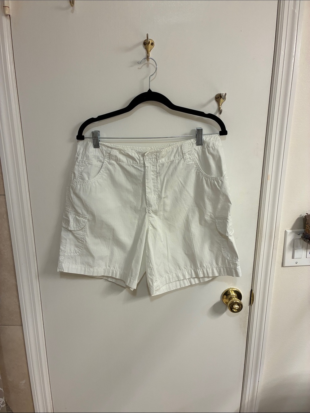 Caribbean Joe White Women's Cargo Shorts Sz 16